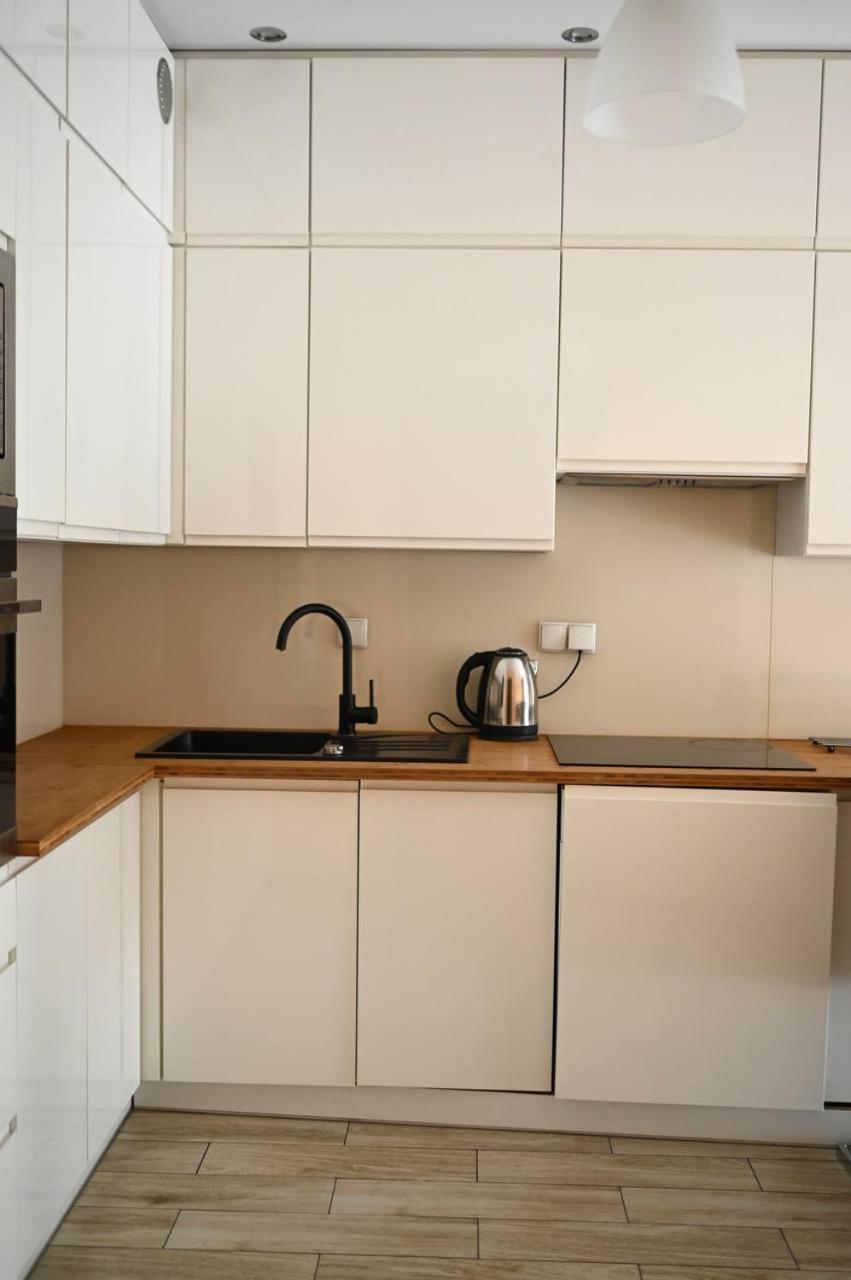 Przy Metro Kondratowicza Apartament Warszawa