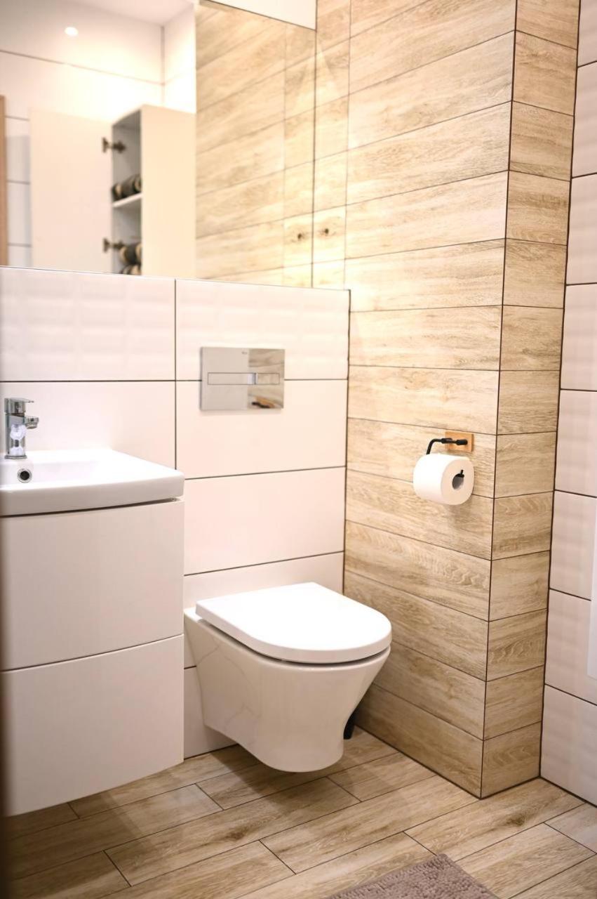 Apartament Przy Metro Kondratowicza *